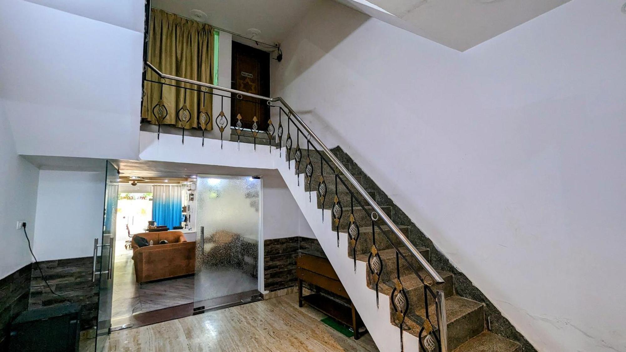 Hotel Lecston @Yashobhoomi Dwarka Sector - 25 Metro Station Делхи Екстериор снимка
