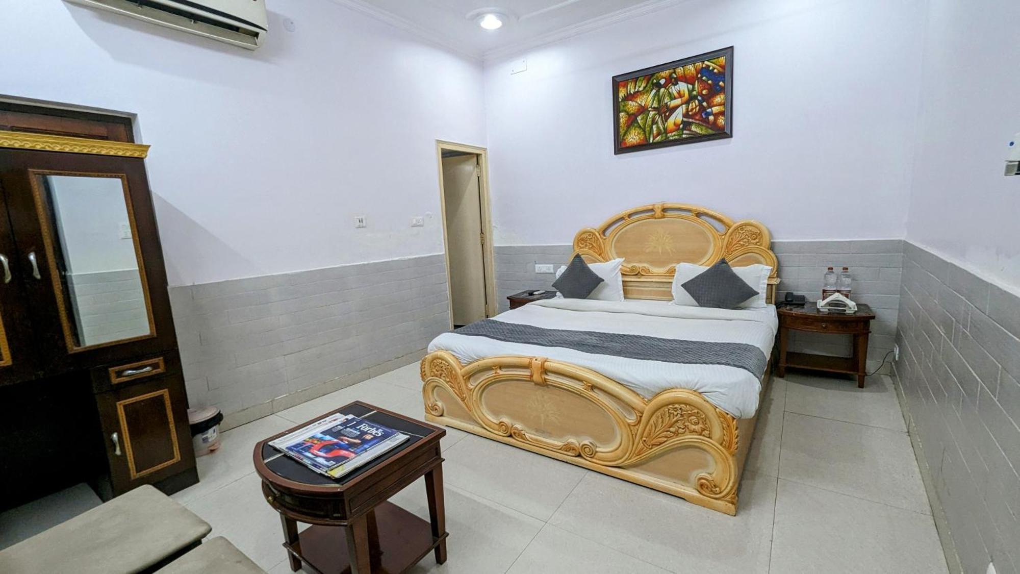 Hotel Lecston @Yashobhoomi Dwarka Sector - 25 Metro Station Делхи Екстериор снимка