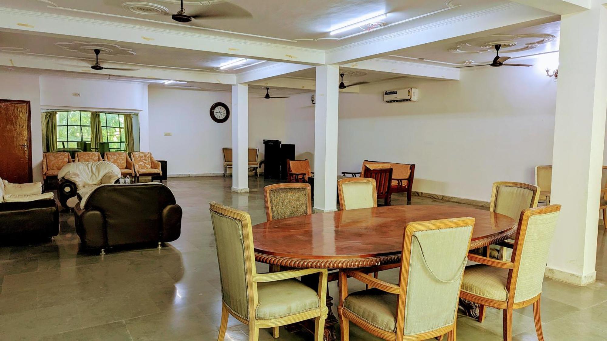 Hotel Lecston @Yashobhoomi Dwarka Sector - 25 Metro Station Делхи Екстериор снимка
