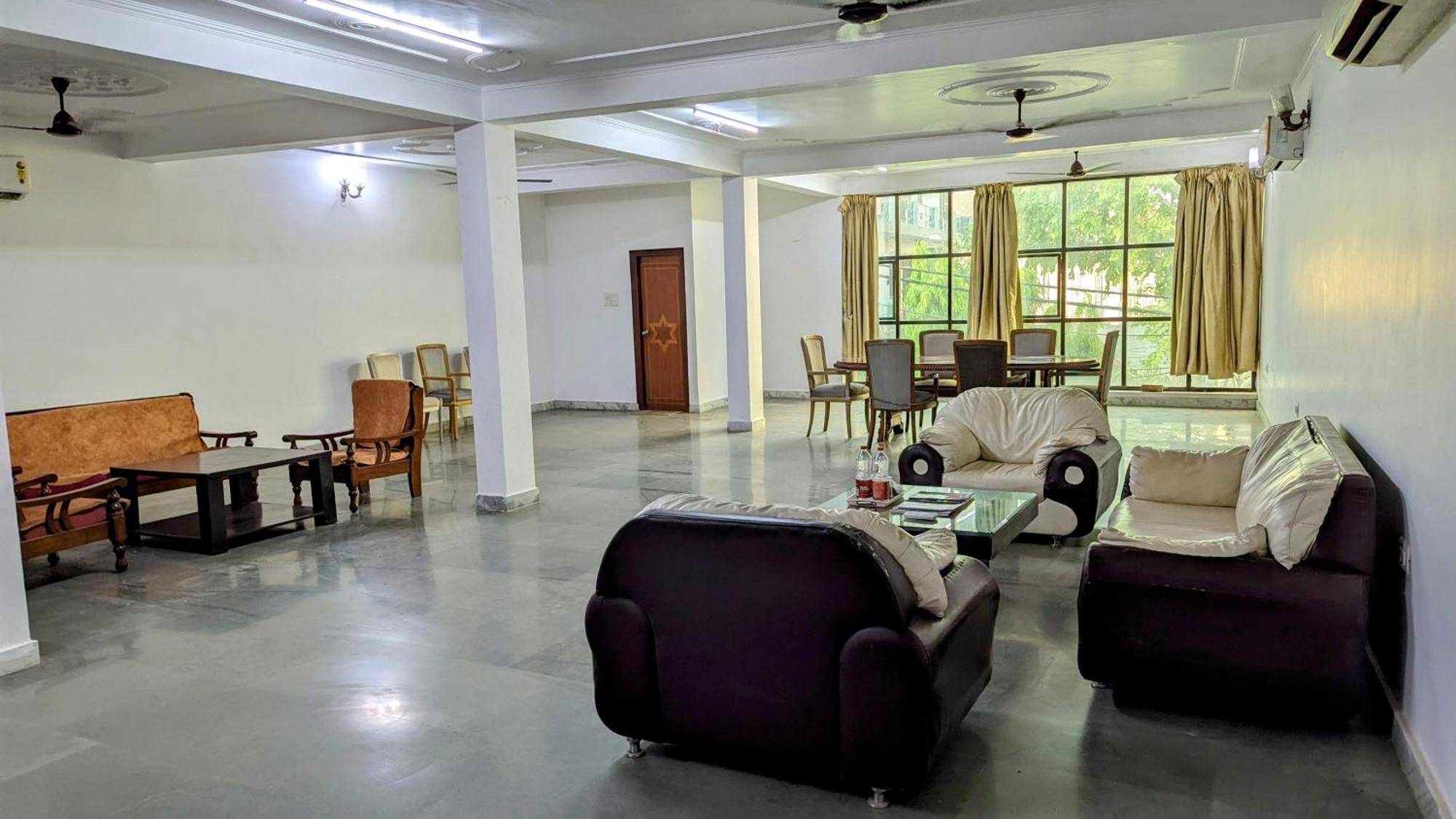 Hotel Lecston @Yashobhoomi Dwarka Sector - 25 Metro Station Делхи Екстериор снимка