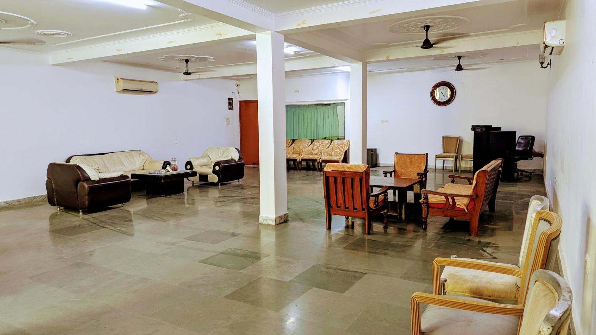 Hotel Lecston @Yashobhoomi Dwarka Sector - 25 Metro Station Делхи Екстериор снимка