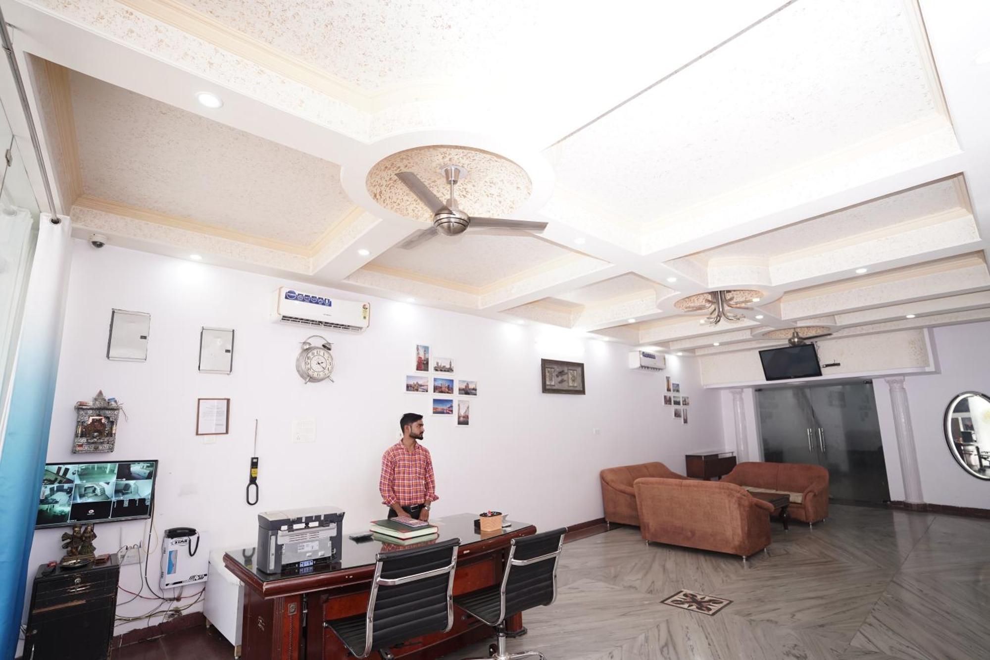 Hotel Lecston @Yashobhoomi Dwarka Sector - 25 Metro Station Делхи Екстериор снимка