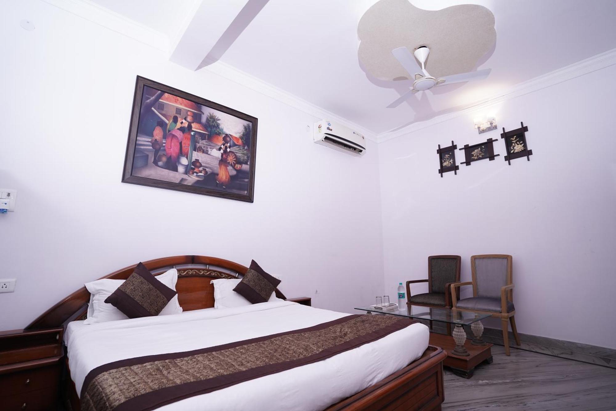 Hotel Lecston @Yashobhoomi Dwarka Sector - 25 Metro Station Делхи Екстериор снимка