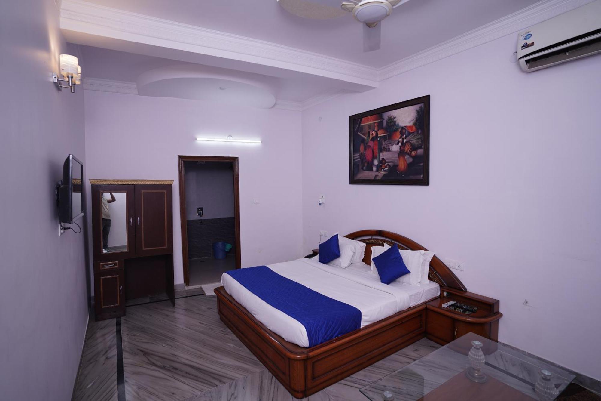 Hotel Lecston @Yashobhoomi Dwarka Sector - 25 Metro Station Делхи Екстериор снимка