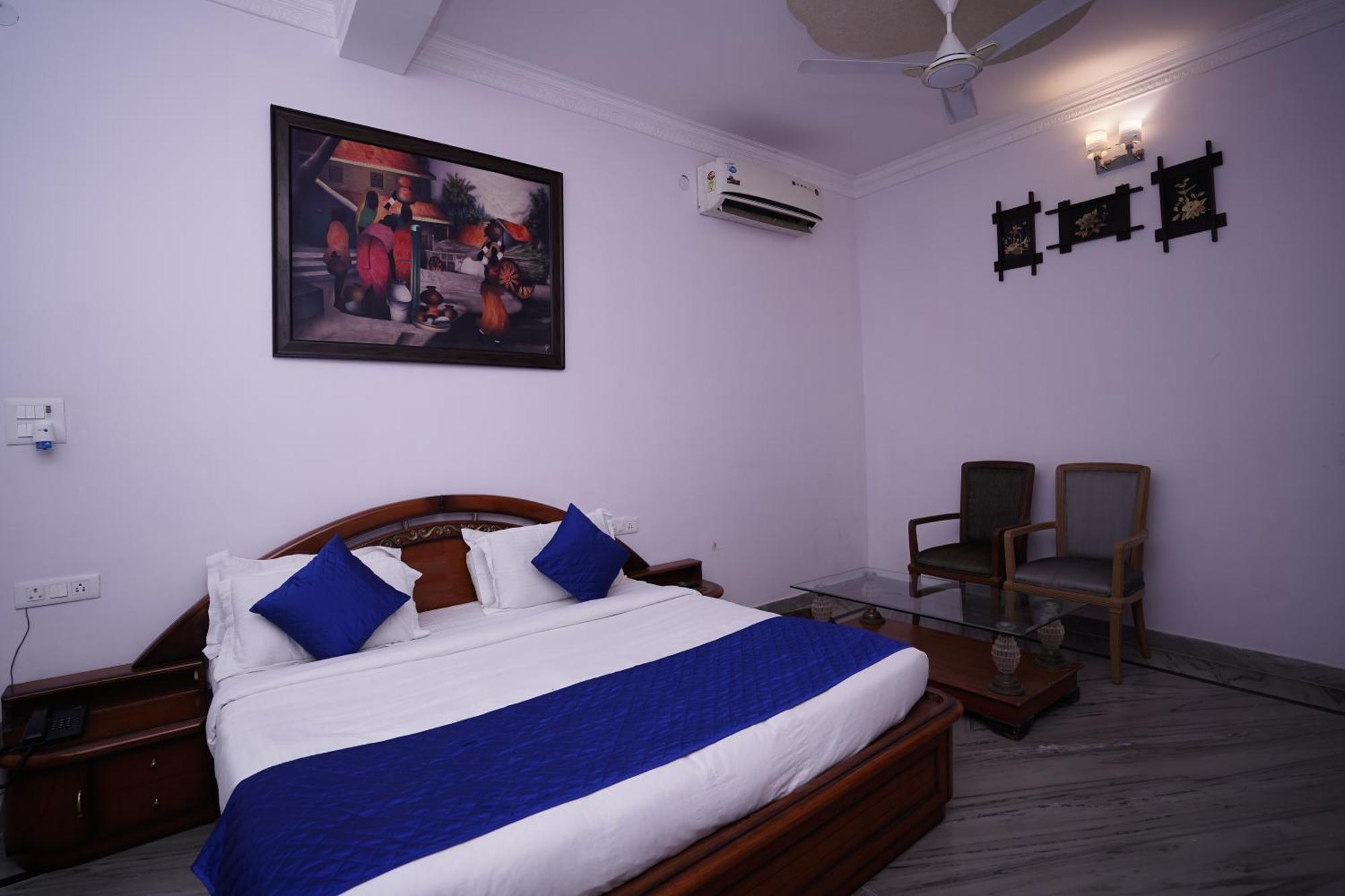 Hotel Lecston @Yashobhoomi Dwarka Sector - 25 Metro Station Делхи Екстериор снимка