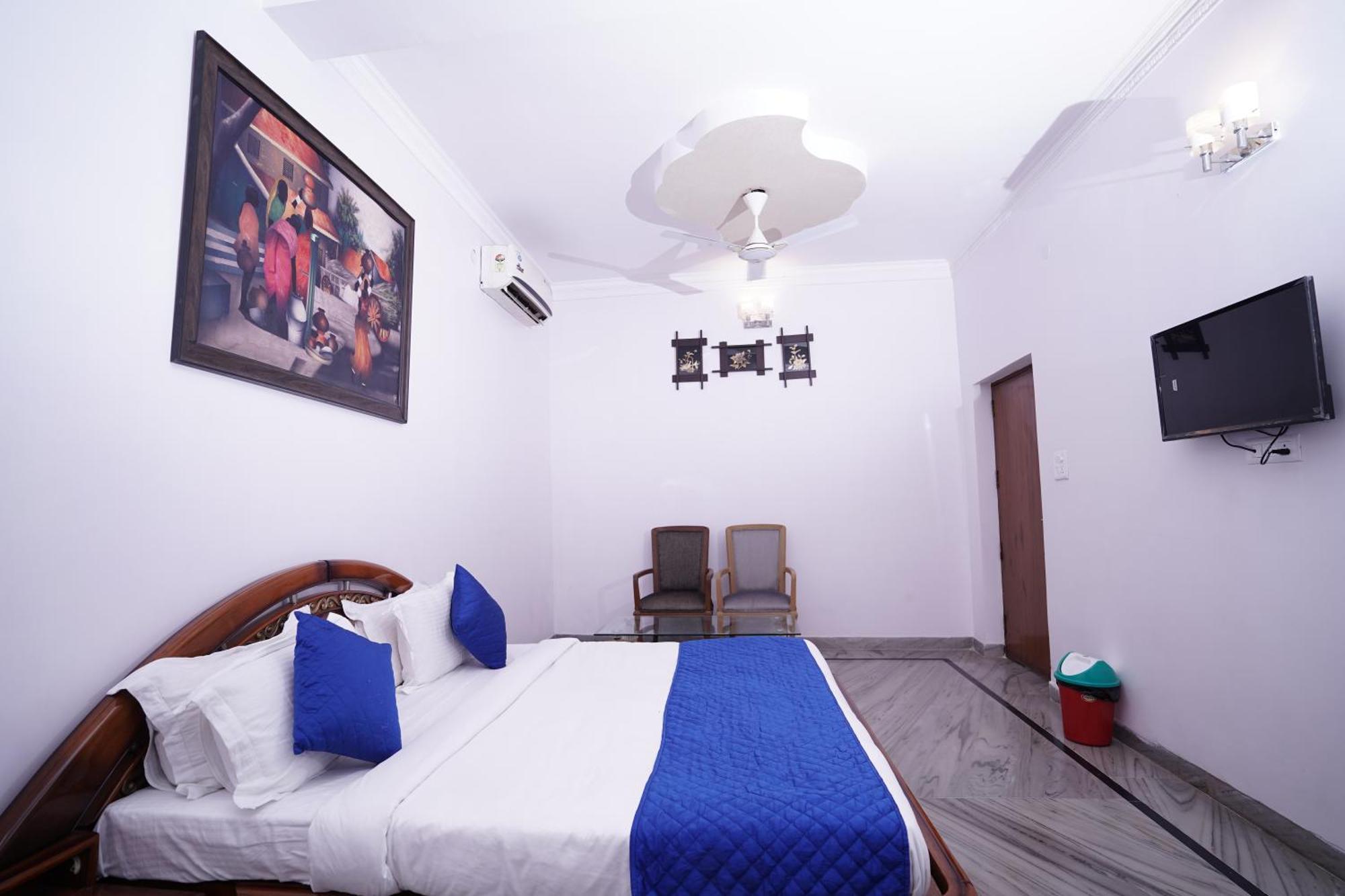 Hotel Lecston @Yashobhoomi Dwarka Sector - 25 Metro Station Делхи Екстериор снимка